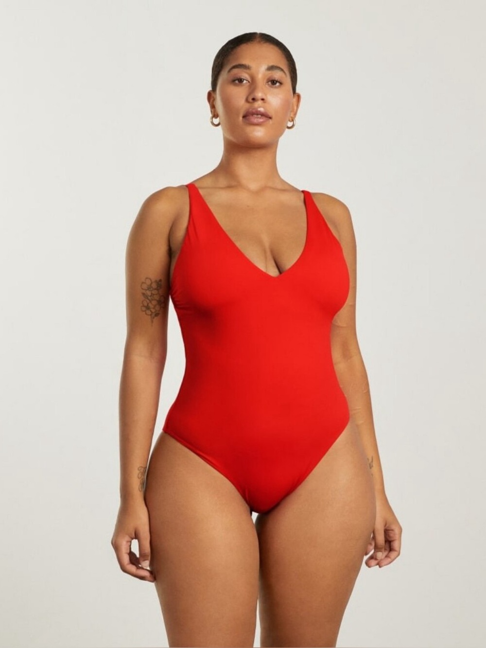 Everlane The V-Neck One-Piece Swimsuit in Bright Red | Size Medium
